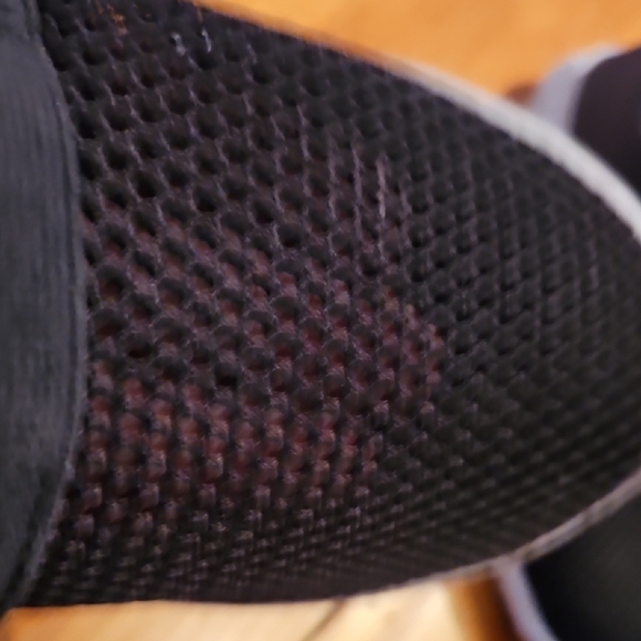 Kids Sz 11 Water Shoes, Mesh Toe, Thick Sole, Velcro - Picture 3 of 14